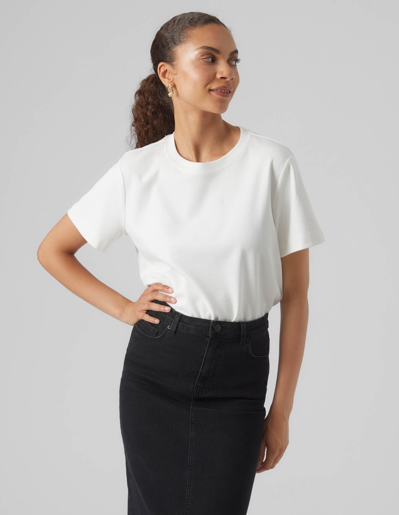 AWNAIMA COTTON TSHIRT